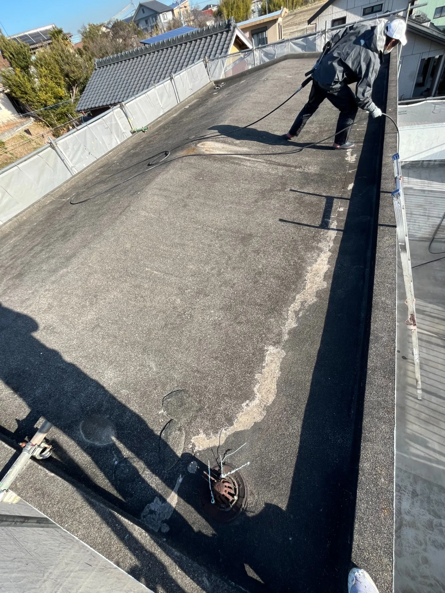 愛知県碧南市S様邸 コンクリート屋根、バルコニーの雨漏り防ぐ防水塗装